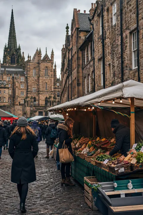 Market Day at Edinburgh Old-town Close